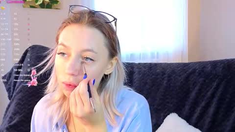 Kelly online show from September 2025 02:40:02 PM