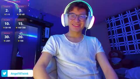 Lunarie  online show from September 2025 04:56:02 AM