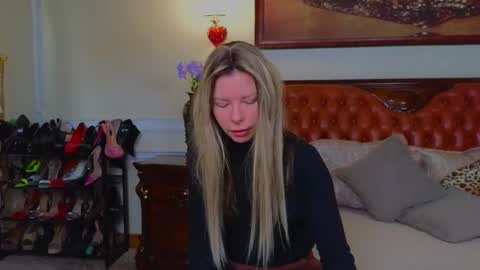 Luna Rishi online show from February 2026 06:09:01 AM