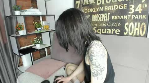 Snapshot of lunaroffset chatting on May 2026 05:16:02 AM Matthew online show from May 2026 05:16:02 AM