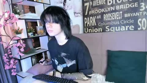 Snapshot of lunaroffset chatting on June 2026 05:09:02 AM Matthew online show from June 2026 05:09:02 AM