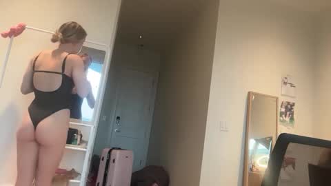 lunarose17 online show from January 2026 07:49:02 PM