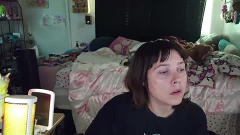 lunarqueen420 online show from March 2026 12:09:01 PM