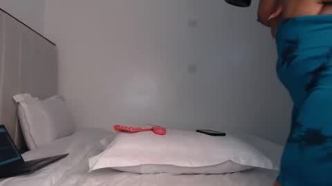 Luna online show from April 2026 01:08:01 AM