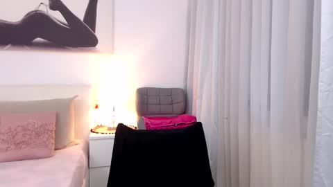 lunastars13 online show from January 2025 01:58:02 PM