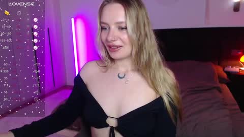 LunaticaBae online show from March 2025 04:26:02 AM