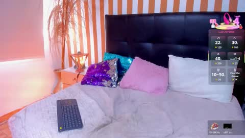 Luna Toledo online show from November 2025 01:29:02 PM