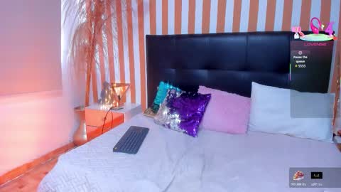 Luna Toledo online show from November 2025 12:51:01 PM