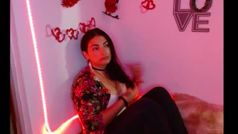 lunavegan online show from November 2025 06:25:02 AM