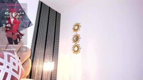 Luna   online show from April 2026 06:10:01 PM