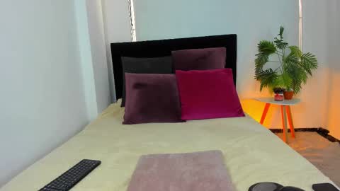 lunavelvet7 online show from September 2025 03:26:01 PM