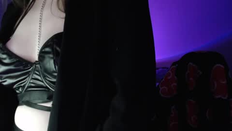 Snapshot of lunaxcherry chatting on April 2026 05:59:02 PM LunaXcherry online show from April 2026 05:59:02 PM