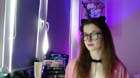 Snapshot of lunaxcherry chatting on May 2026 05:19:02 PM LunaXcherry online show from May 2026 05:19:02 PM