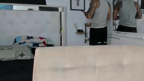 Lunay online show from November 2025 12:33:01 AM