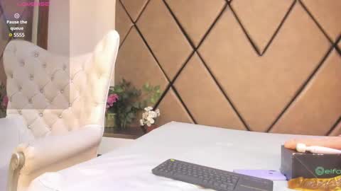 lunitadiva online show from February 2025 12:28:01 PM