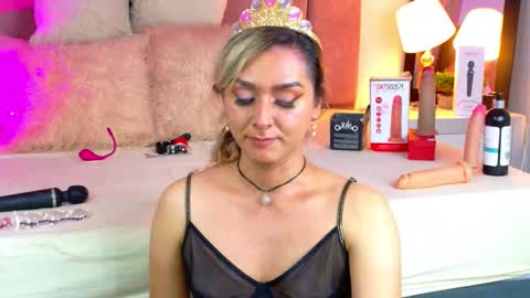 lunitadiva online show from January 2026 07:11:01 PM