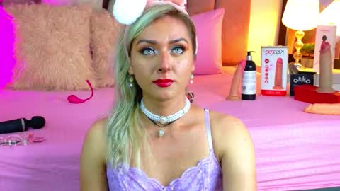 lunitadiva online show from February 2026 03:49:02 PM