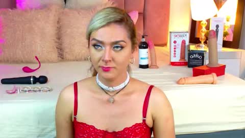 lunitadiva online show from February 2026 05:20:02 PM