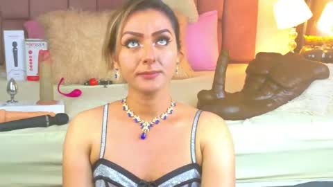 lunitadiva online show from May 2026 03:40:01 PM