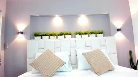 L U N N A online show from October 2025 03:59:02 AM