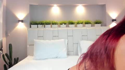 L U N N A online show from January 2026 04:15:01 AM