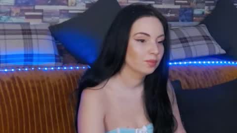 LunnaGray online show from December 2025 06:17:02 AM