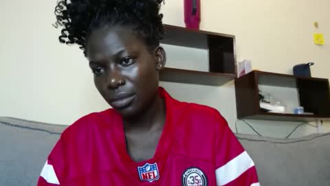 luo_queen online show from February 2026 06:16:01 PM