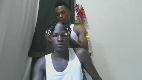 luoislove online show from December 2025 06:26:01 PM