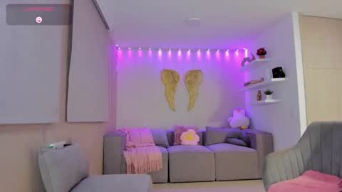 Snapshot of lupe_jones22 chatting on October 2025 01:50:02 AM Lupe - Independent online show from October 2025 01:50:02 AM