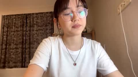 Snapshot of lupefaulker chatting on February 2026 03:11:02 PM Roxie online show from February 2026 03:11:02 PM