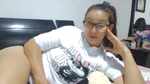 Lupita online show from November 2025 02:58:01 AM