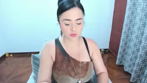 PAULINA online show from April 2026 02:36:01 PM