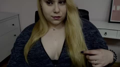 Hailey online show from October 2025 09:01:01 PM