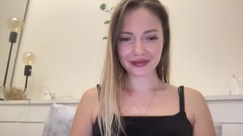 lusiluv online show from September 2025 10:04:02 PM