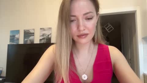 lusiluv online show from October 2025 02:24:02 PM