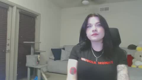 Snapshot of lustfullives chatting on February 2025 01:05:02 AM LustfulLives online show from February 2025 01:05:02 AM
