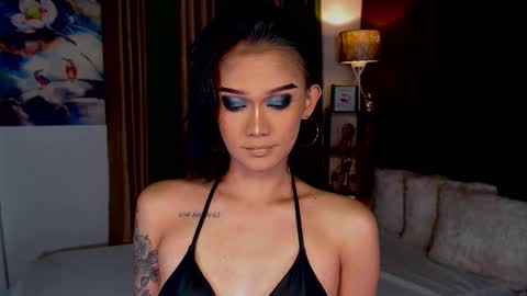 Snapshot of lustfulltrans chatting on January 2025 04:09:01 AM AdriannaFowks online show from January 2025 04:09:01 AM