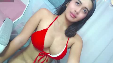 Snapshot of lustykeisha chatting on May 2026 03:13:01 AM KEISHA - DONT FORGET TO FOLLOW ME AND GIVE ME THUMBS UP 3 online show from May 2026 03:13:01 AM