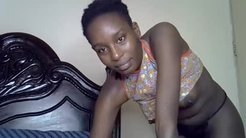 lutino_lovebirds online show from March 2026 05:52:01 PM