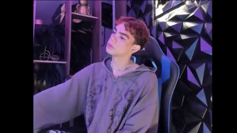 luuck_06 online show from September 2025 10:22:02 PM