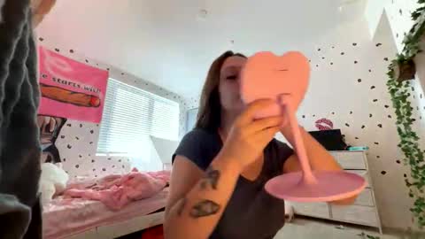 Snapshot of luvkendal chatting on October 2025 03:23:02 PM luvkendal online show from October 2025 03:23:02 PM