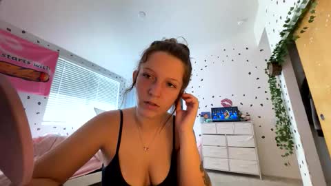 Snapshot of luvkendal chatting on October 2025 06:57:02 PM luvkendal online show from October 2025 06:57:02 PM