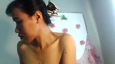 Bee Bee online show from November 2025 01:48:02 AM