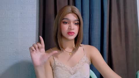 queen lux online show from April 2026 01:52:02 PM