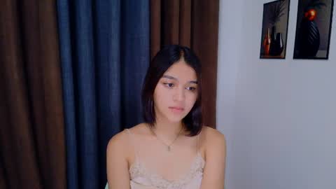 Snapshot of lux_white chatting on June 2026 09:30:01 AM queen lux online show from June 2026 09:30:01 AM
