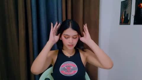 Snapshot of lux_white chatting on July 2026 02:45:02 PM queen lux online show from July 2026 02:45:02 PM