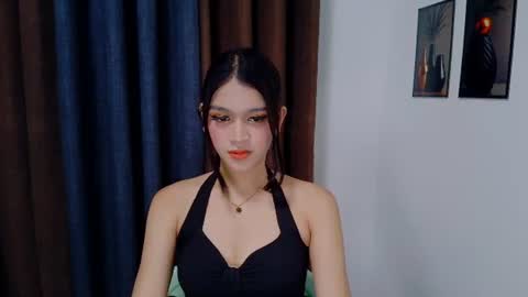 Snapshot of lux_white chatting on July 2026 09:54:01 PM queen lux online show from July 2026 09:54:01 PM