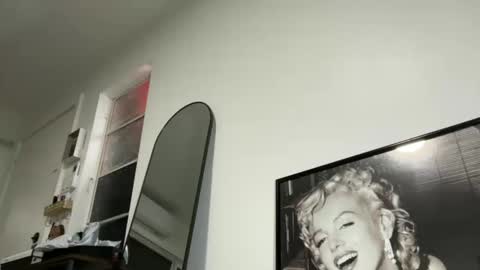 luxcher22 online show from February 2026 07:57:02 AM