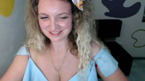 Snapshot of luxdonna chatting on July 2026 01:01:01 AM Donna online show from July 2026 01:01:01 AM