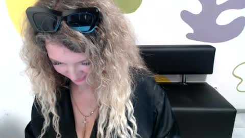 Snapshot of luxdonna chatting on July 2026 11:51:02 AM Donna online show from July 2026 11:51:02 AM